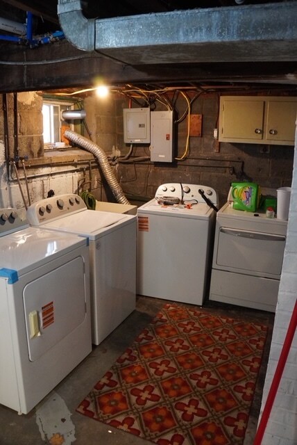 Building Photo - 2711 W 5th St