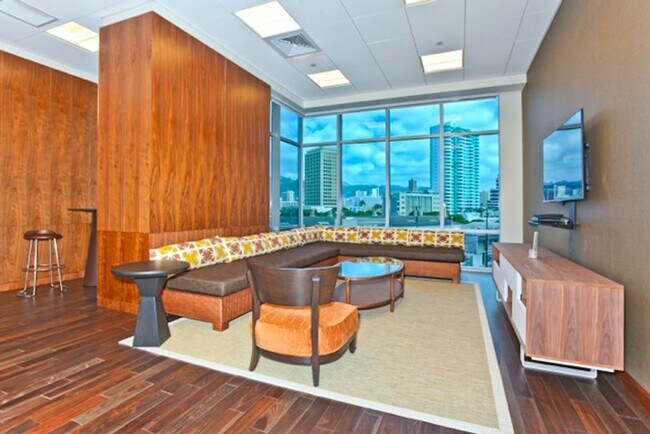 Building Photo - Luxurious Convenience in the Heart of Honolulu - Waihonua 2904