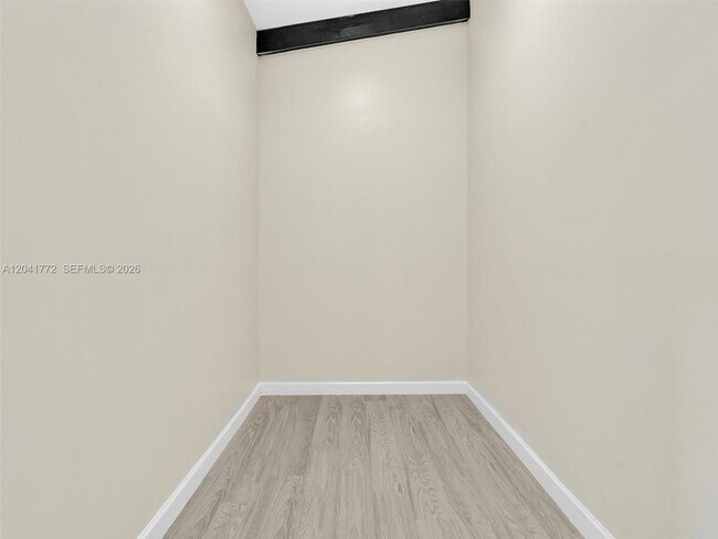 Building Photo - 8813 NW Paradise Ct