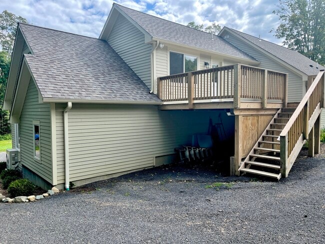 Building Photo - 175 Arch Bridge Rd