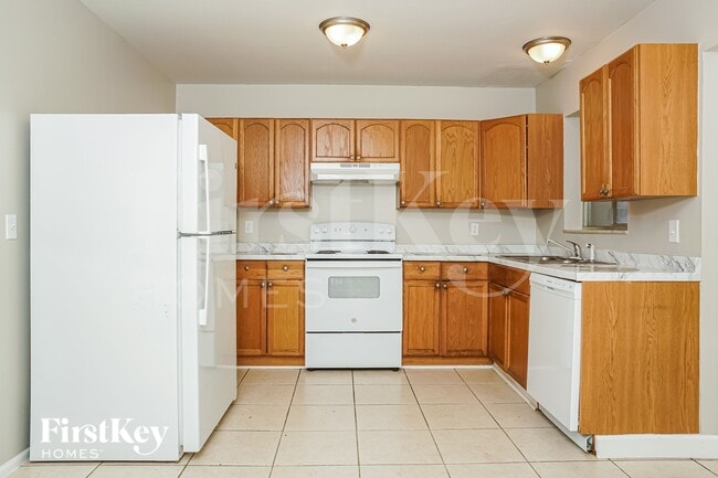 Building Photo - 1633 Hayworth Rd