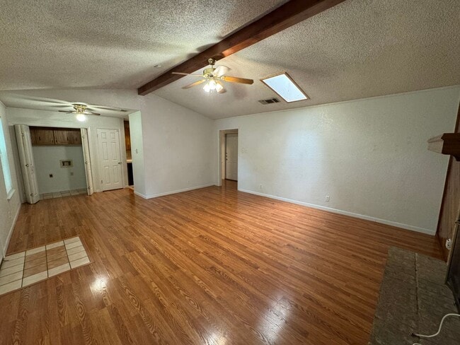 Building Photo - 3-Bedroom Apartment for Rent in Killeen
