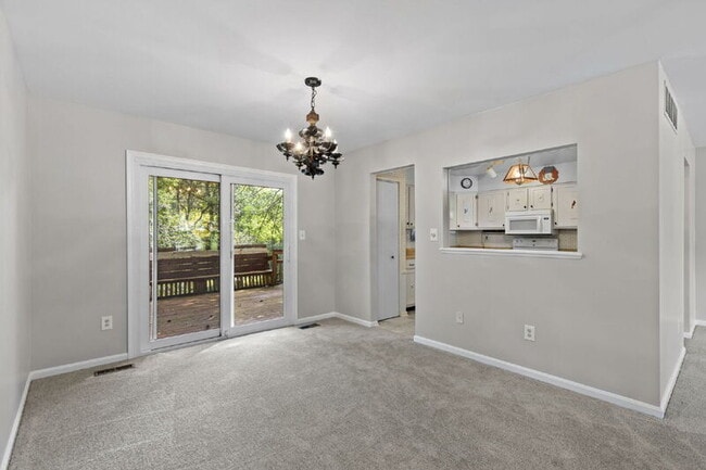 Building Photo - 7 Wood Oak Ct