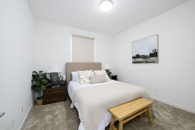 Building Photo - Fully Furnished & Move-In Ready in Midtown | Stylish & Modern Home for Rent