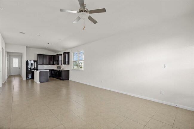 Building Photo - 19213 Quebrada Dr