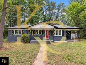 Building Photo - 2034 E Azalea Dr