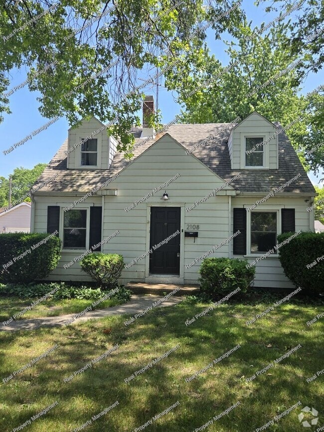 Building Photo - Three Bedroom Munster Cape Cod