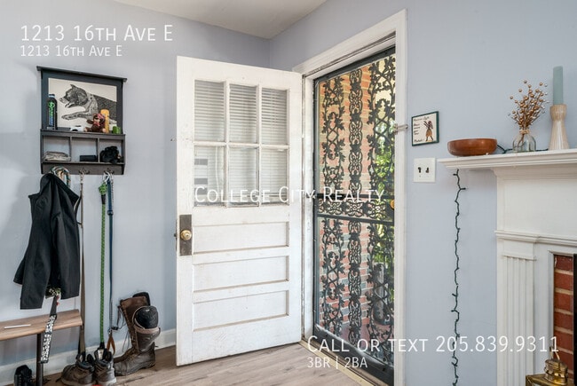 Building Photo - 1213 16th Ave E