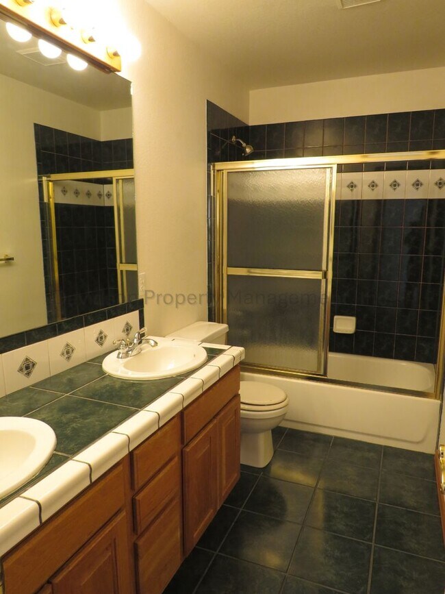 Building Photo - 15485 Curwood Dr