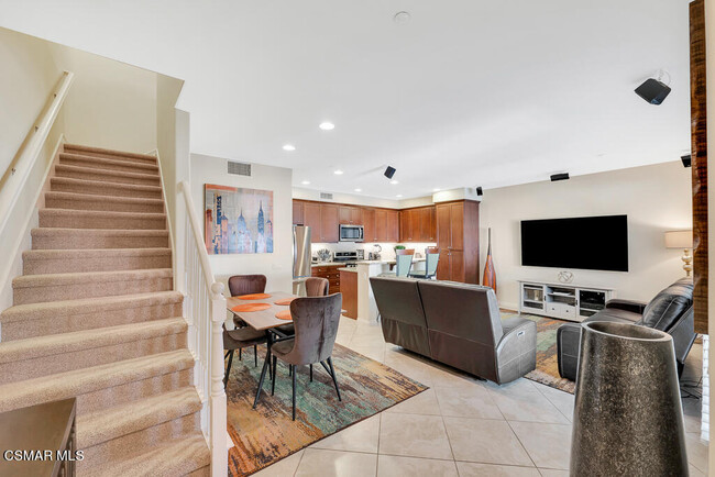 Building Photo - 1510 Silver Shadow Dr
