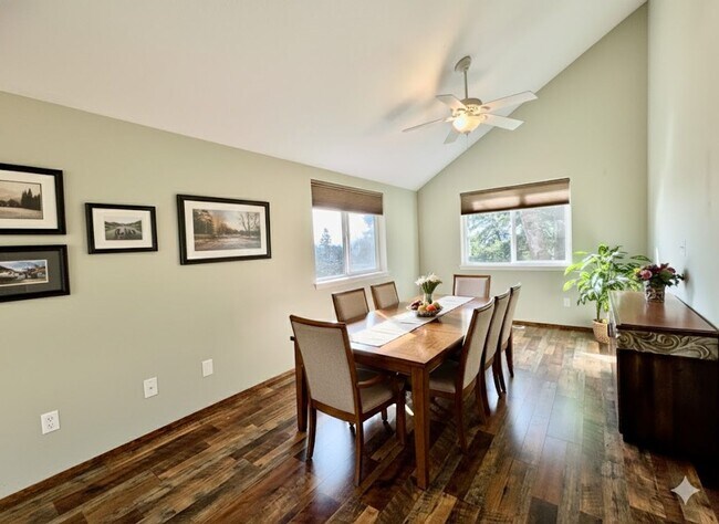 Building Photo - Spacious SW Tigard Retreat with Entertainer’s Backyard & Modern Chef’s Kitchen