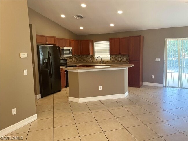 Building Photo - 2615 19th St W