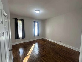 Building Photo - 360 Maria Ave