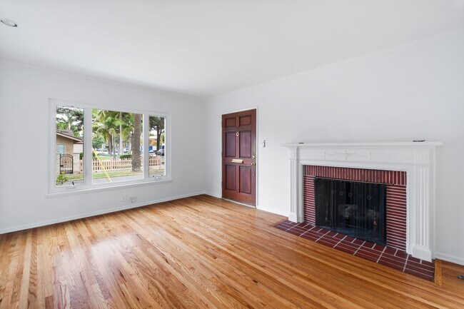 Building Photo - 4105 Irving Pl