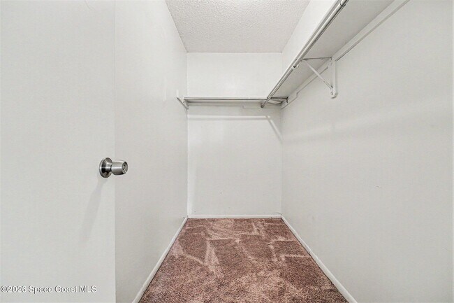 Building Photo - 2106 Tarrytown Ln NE