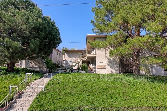 Building Photo - 3906 La Crescenta Ave