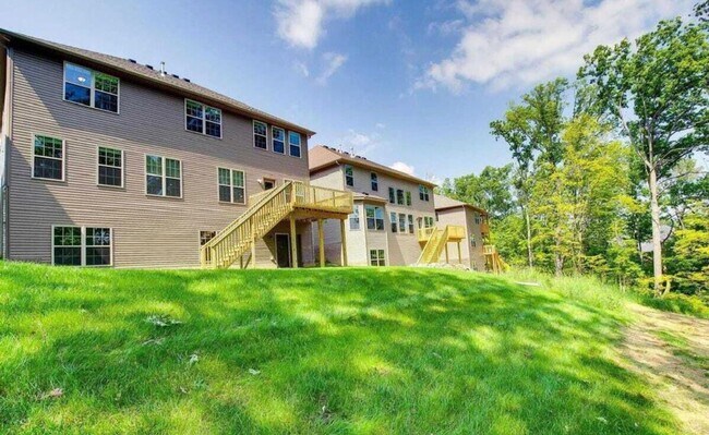 Building Photo - Gorgeous Newer Construction Home!