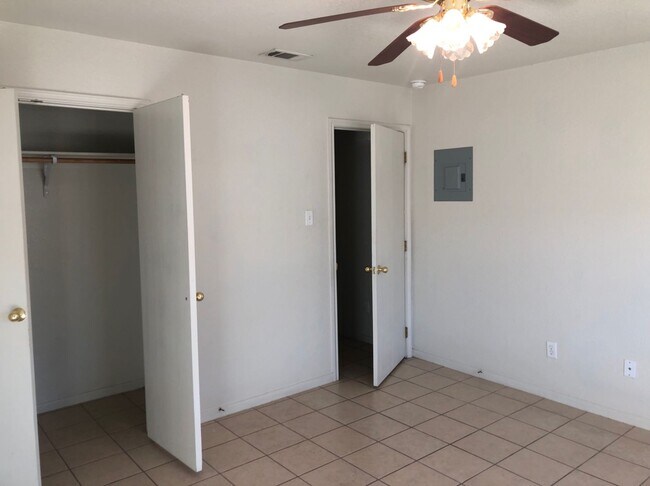 Building Photo - 403 Justin Ln