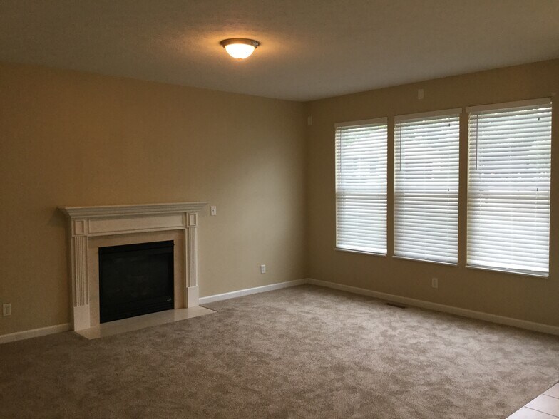 Building Photo - 9868 Codyview Dr