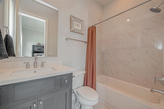 Building Photo - 5213 Feagan St