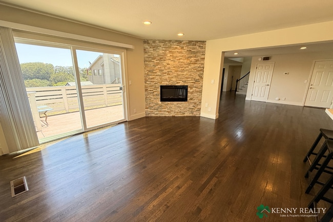 Building Photo - Spacious 4 Bedroom Home with Large Backyard in San Bruno