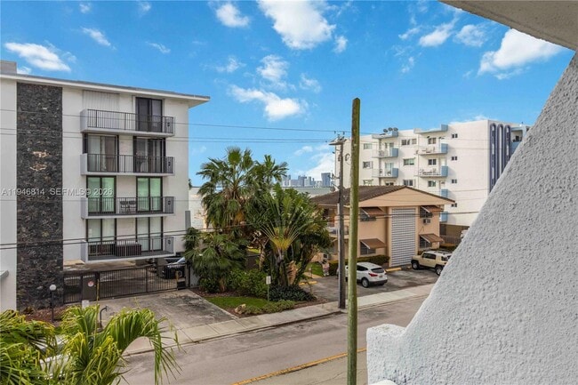 Building Photo - 1801 S Treasure Dr