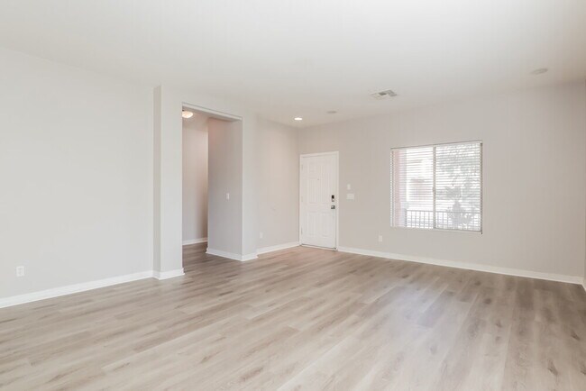 Building Photo - 59 W Calle Bayeta