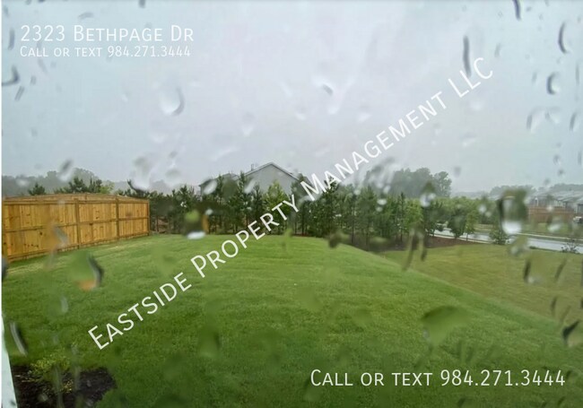 Building Photo - 2323 Bethpage Dr