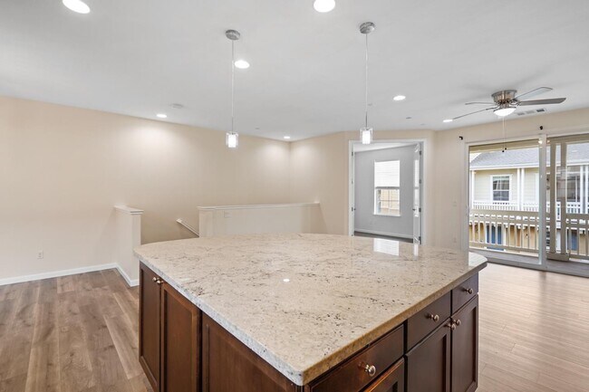 Building Photo - 643 Turnbuckle Dr