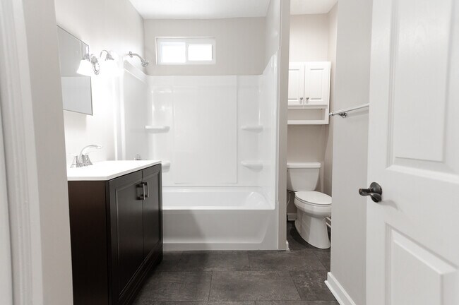 Building Photo - 223 E Pennview Ave