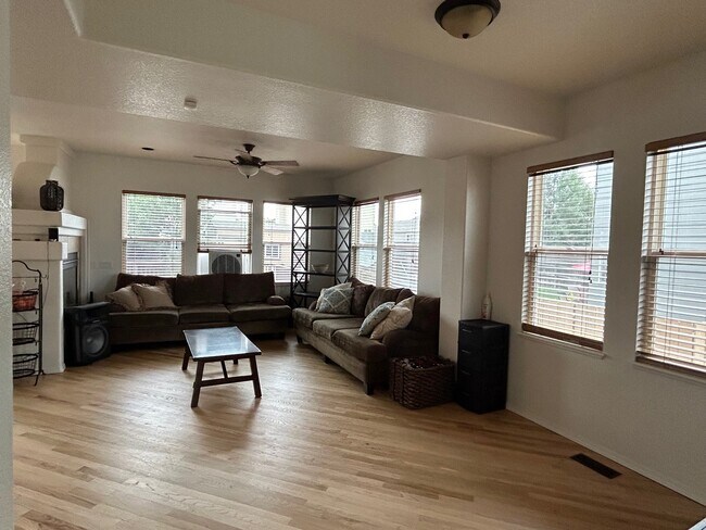 Building Photo - 7368 Prythania Park Dr