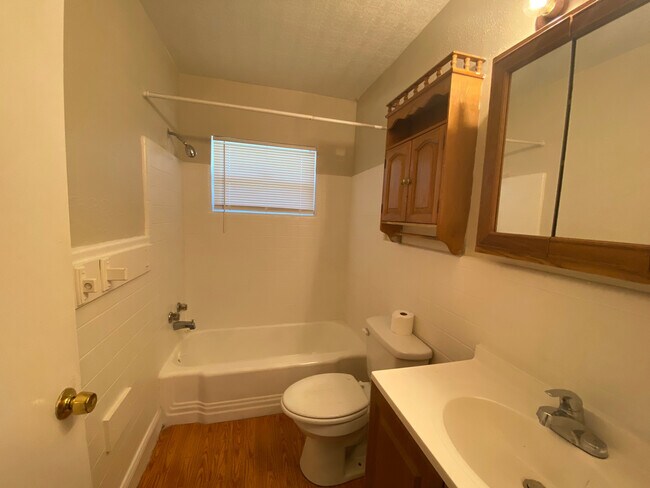 Building Photo - 500 N Mars Ave