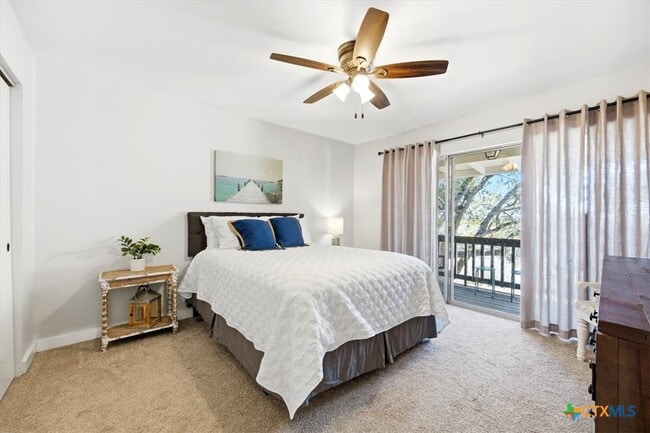 Building Photo - 1135 Parkview Dr