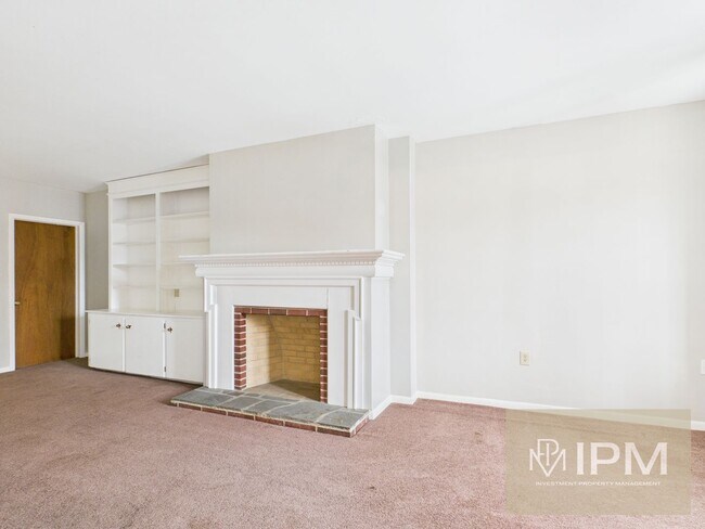 Building Photo - 45 S Main St