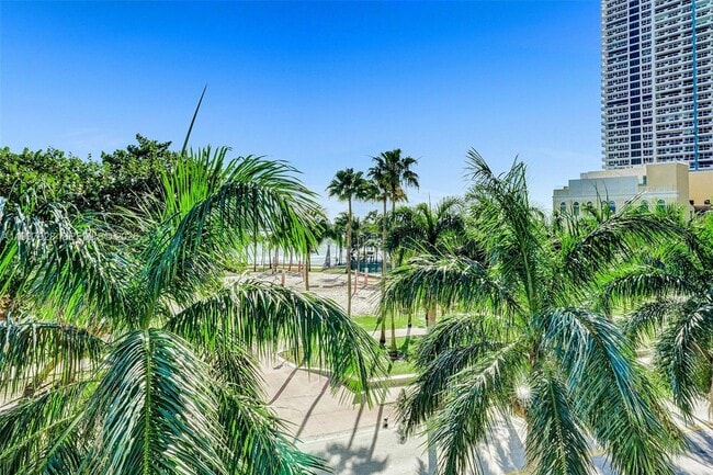 Building Photo - 488 NE 18th St