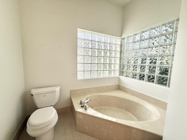 Building Photo - 10921 Haydn Dr
