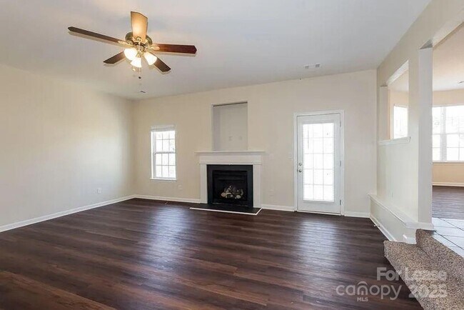 Building Photo - 10545 Barvas St