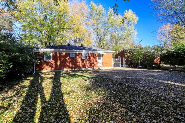 Building Photo - 3 bedroom 1 bath in Valley Station!