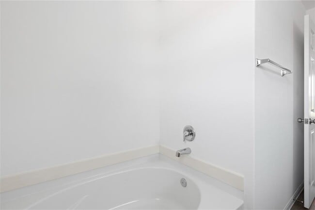 Building Photo - 7323 Heath Knl Ln