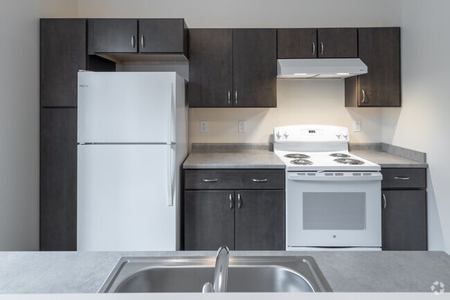 1BR, 1BA - Deering Place Apartments