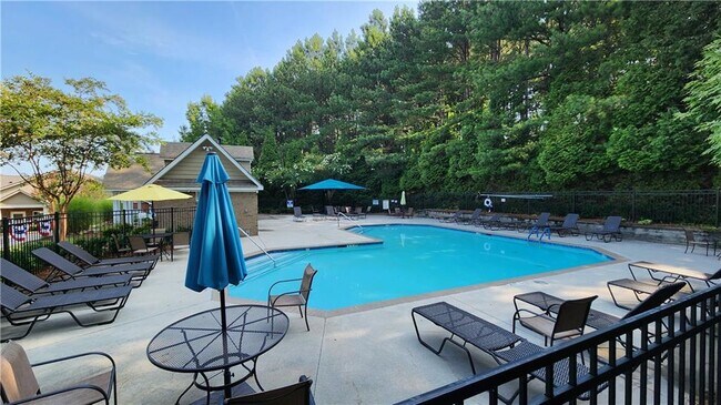 Building Photo - 3249 Brockenhurst Dr