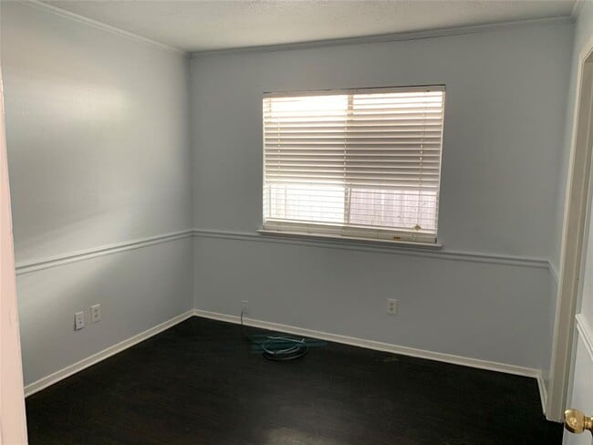 Building Photo - 6903 Harpers Dr