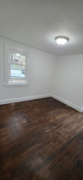 Building Photo - 75 Padanaram Rd