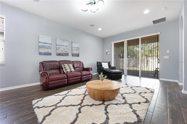 Building Photo - 5151 Ravena Ave E