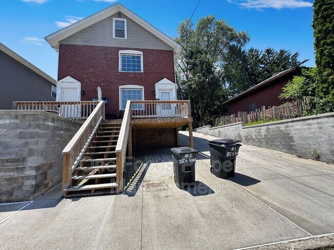 Building Photo - 25 S Highland St