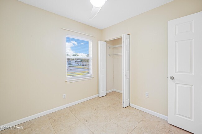 Building Photo - 1504 W 13th St