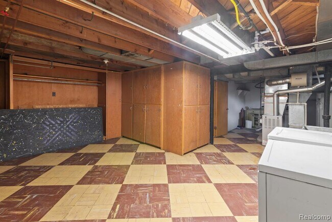 Building Photo - 16940 W 13 Mile Rd