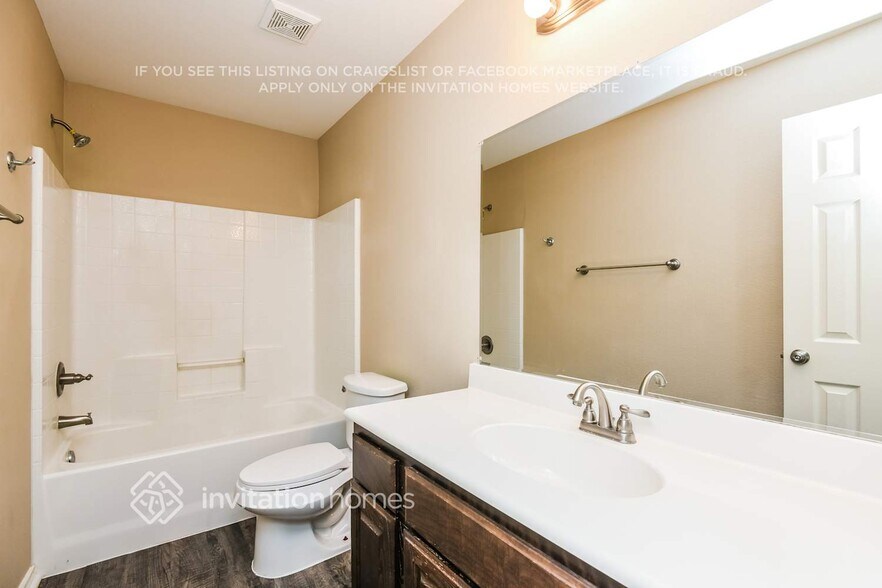 Building Photo - 1609 Vineridge Ln