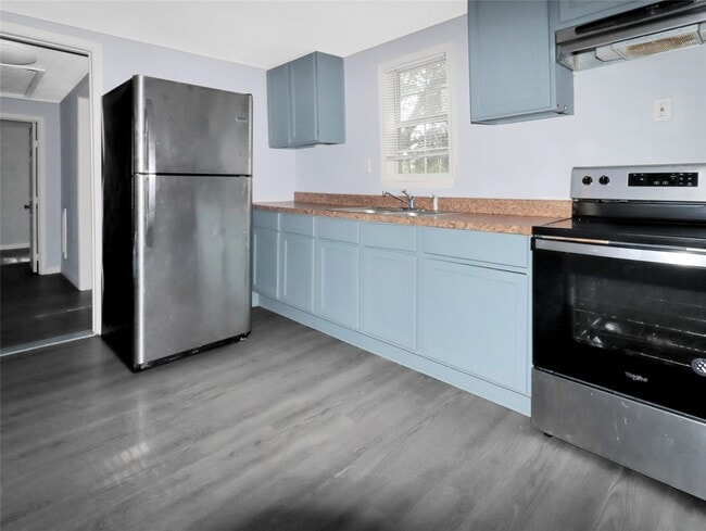 Building Photo - 6611 Jensen St