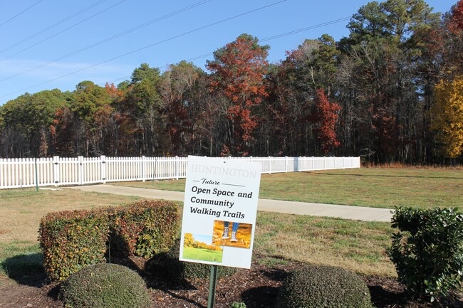 Building Photo - 1523 Stanford Ln